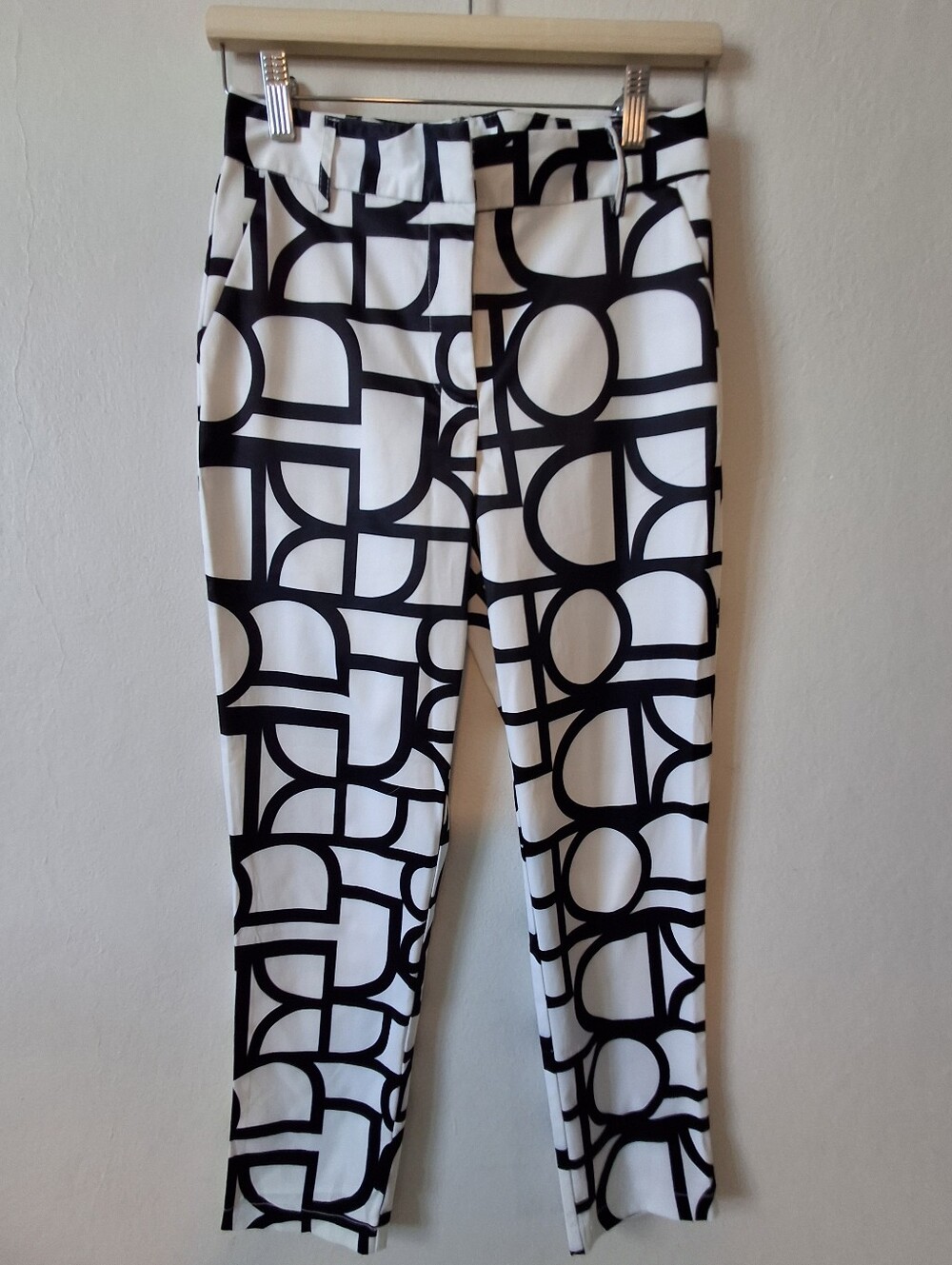 Ovi Black & White Geometric Leggings